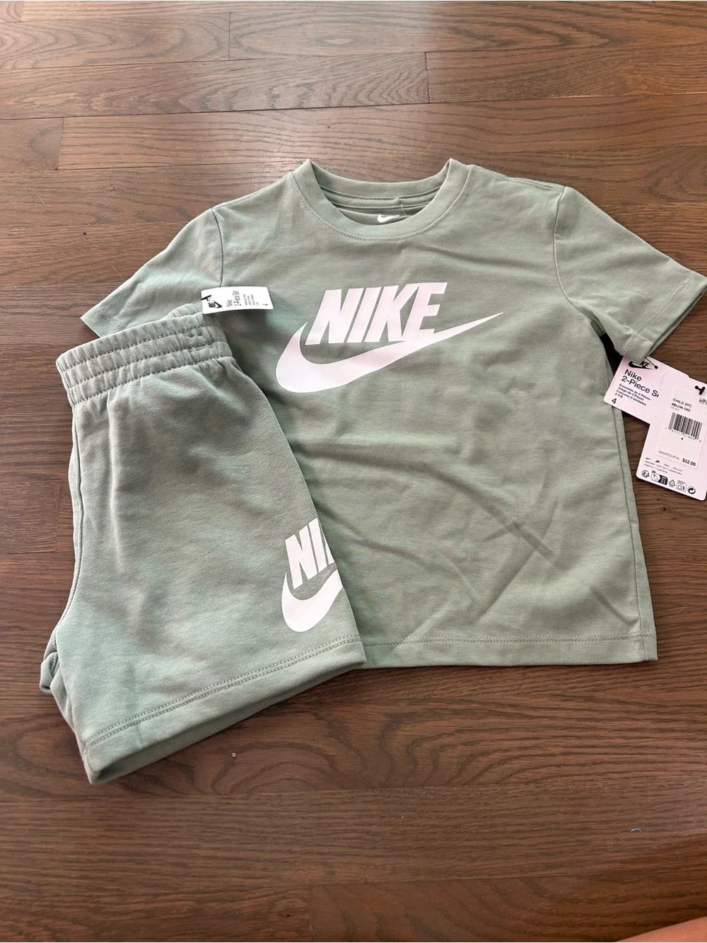 NWT Nike Boys Set size 4